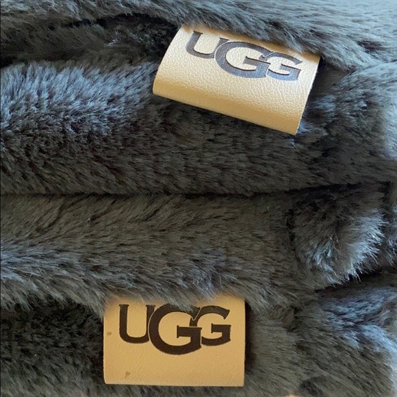 UGG Bedding Ugg Polar Pillowcases In Charcoal Poshmark
